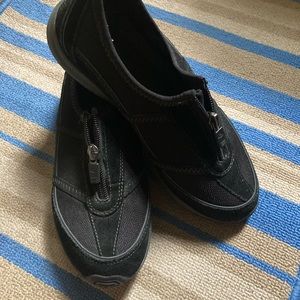 Size 7 Easy Spirit Zip-Up Walking Shoes ‼️ Excellent condition